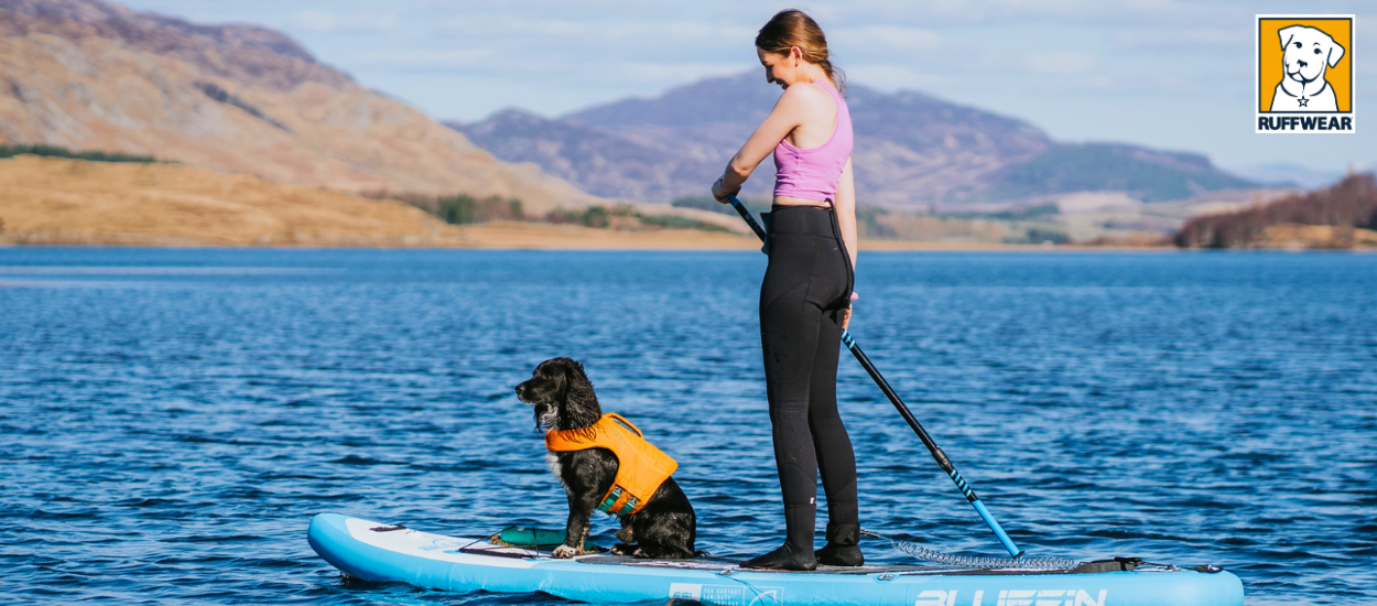 Paddelboarding mit Hund