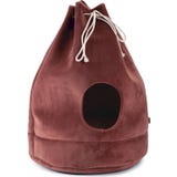 Designed by Lotte Maison pour Chats Vilar