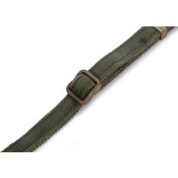 Designed by Lotte Collier pour Chat Velura - Vert